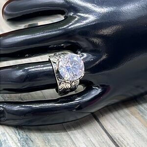 ⭐️Israel 925 sterling silver 7 carat cubic zirconia leaf pattern engagement ring